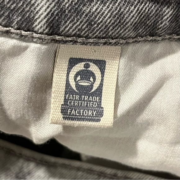 Universal Thread Vintage Straight Jeans Womens Size 12/25 Gray Denim Cropped - Picture 8 of 11